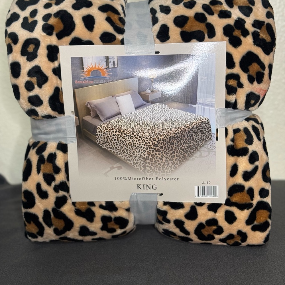 Brand New King sized flannel blanket with a leopard print pattern  brown black - Picture 2 of 4